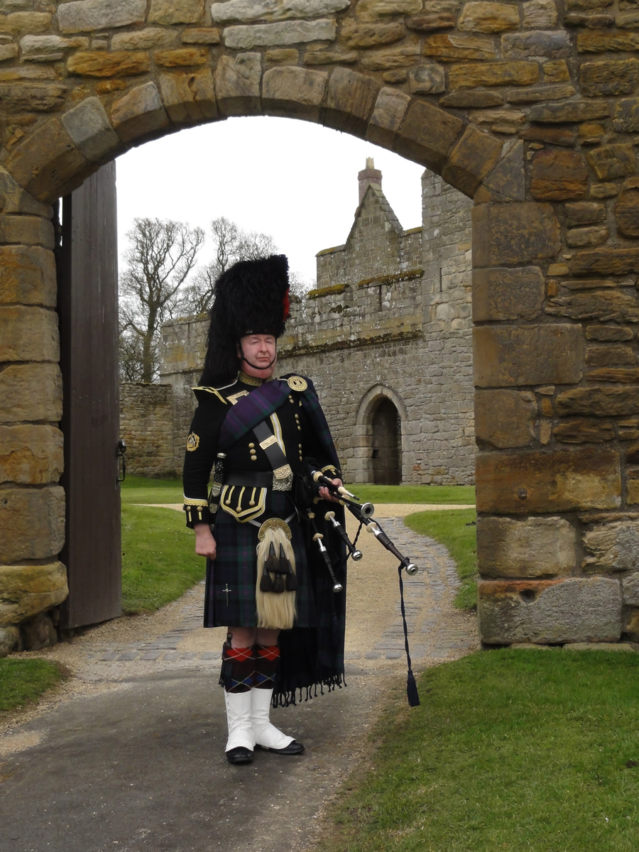 Adon Castle Piper